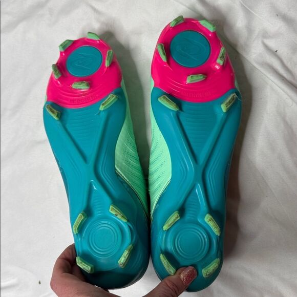 Nike Phantom Luna 2 Academy LV8 MG High Top Soccer Cleats FJ2561-300. Size 10.5. - Picture 6 of 8